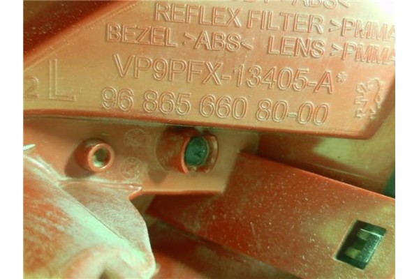 Recambio de piloto trasero izquierdo para peugeot 207 1.6 hdi referencia OEM IAM 9686566080  