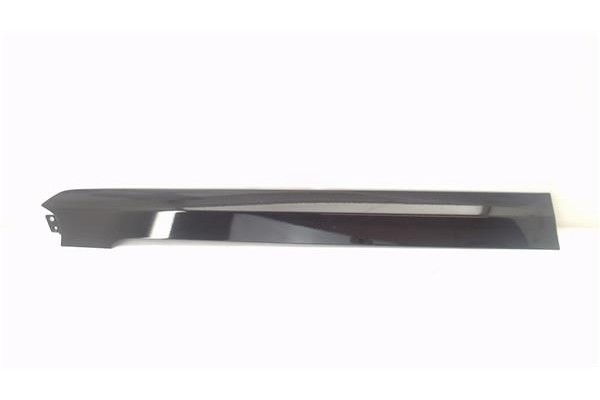 Recambio de moldura puerta trasero derecha para kia carnival 2.9 crdi referencia OEM IAM 839154D100  
