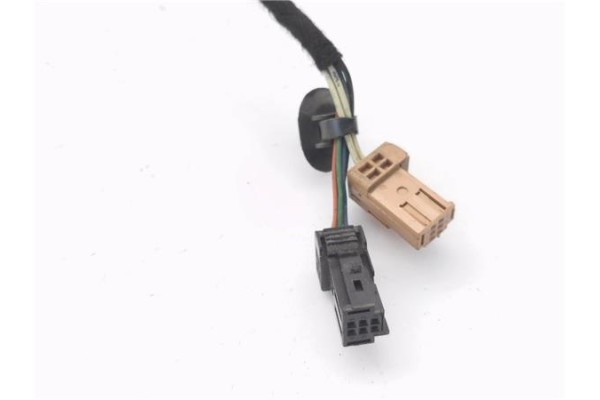 Recambio de retrovisor electrico izquierdo para peugeot 207 1.6 hdi referencia OEM IAM 96806498XT  