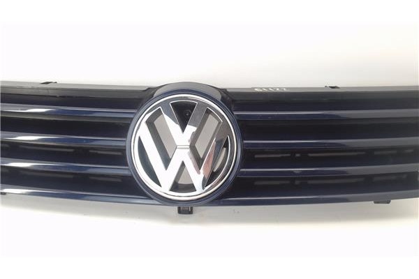 Recambio de rejilla capo para volkswagen polo iii berlina (6n2) 1.4 conceptline referencia OEM IAM 6N0853651J 6N0853655 