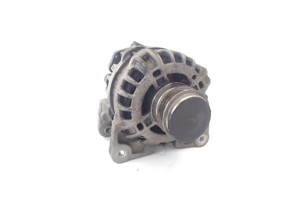 Recambio de alternador para dacia sandero ii 1.2 ambiance referencia OEM IAM 231008386R  