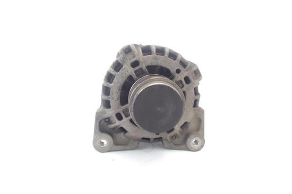 Recambio de alternador para dacia sandero ii 1.2 ambiance referencia OEM IAM 231008386R  
