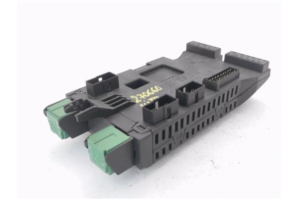 Recambio de caja fusibles/rele para mercedes-benz vito furgón (638) 2.3 110 d  (638.074) referencia OEM IAM 0005400650 8501002 