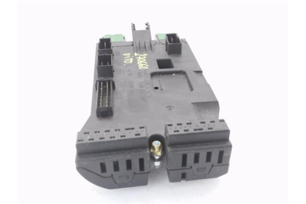 Recambio de caja fusibles/rele para mercedes-benz vito furgón (638) 2.3 110 d  (638.074) referencia OEM IAM 0005400650 8501002 