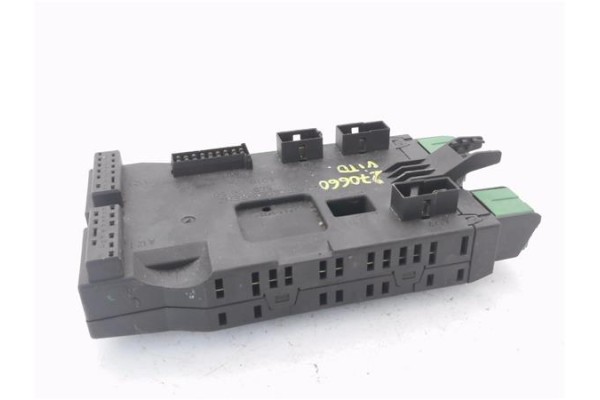 Recambio de caja fusibles/rele para mercedes-benz vito furgón (638) 2.3 110 d  (638.074) referencia OEM IAM 0005400650 8501002 