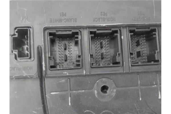 Recambio de caja fusibles/rele para renault scenic ii (jm) 1.9 dci (jm12, jm0g) referencia OEM IAM 8200351184  