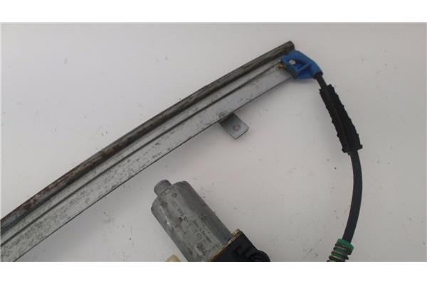 Recambio de mecanismo elevalunas delantero izquierdo para ford mondeo ii (bap) 1.8 td referencia OEM IAM 130821792  