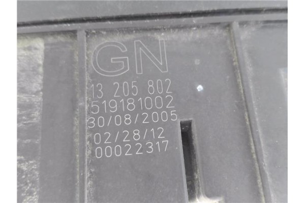 Recambio de caja fusibles/rele para opel vectra c berlina 1.9 cdti referencia OEM IAM 13205802 519181002 