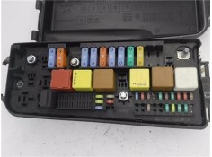 Recambio de caja fusibles/rele para opel vectra c berlina 1.9 cdti referencia OEM IAM 13205802 519181002 