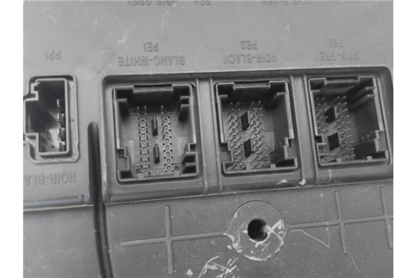 Recambio de caja fusibles/rele para renault scenic ii (jm) 1.5 dci (jm02, jm13) referencia OEM IAM 8200525384 S118400150D 