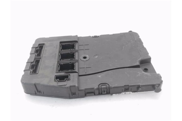 Recambio de caja fusibles/rele para renault scenic ii (jm) 1.5 dci (jm1e) referencia OEM IAM 8200433198 S118400260E 