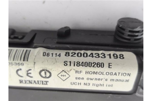 Recambio de caja fusibles/rele para renault scenic ii (jm) 1.5 dci (jm1e) referencia OEM IAM 8200433198 S118400260E 
