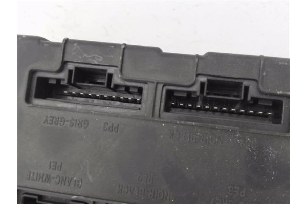 Recambio de caja fusibles/rele para renault scenic ii (jm) 1.5 dci (jm1e) referencia OEM IAM 8200433198 S118400260E 