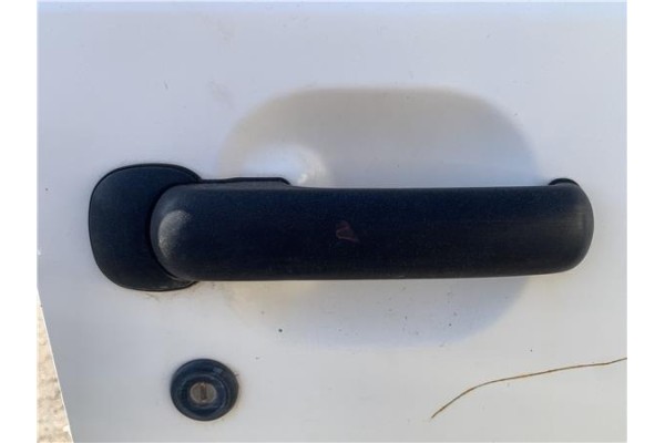 Recambio de maneta exterior delantero derecha para nissan terrano ii (r20) 2.7 td 4wd referencia OEM IAM 806060F000  