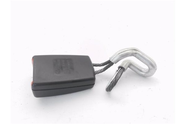 Recambio de anclaje cinturon trasero derecho para seat leon (1p1) 1.6 tdi referencia OEM IAM 1K0857740M  