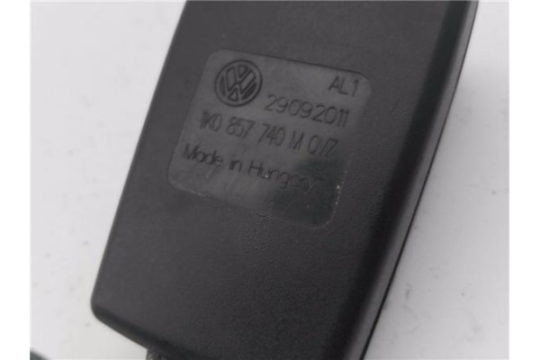 Recambio de anclaje cinturon trasero derecho para seat leon (1p1) 1.6 tdi referencia OEM IAM 1K0857740M  