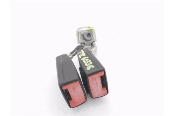 Recambio de anclaje cinturon trasero izquierdo para seat leon (1p1) 1.6 tdi referencia OEM IAM 1K0857739M  