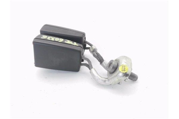 Recambio de anclaje cinturon trasero izquierdo para seat leon (1p1) 1.6 tdi referencia OEM IAM 1K0857739M  