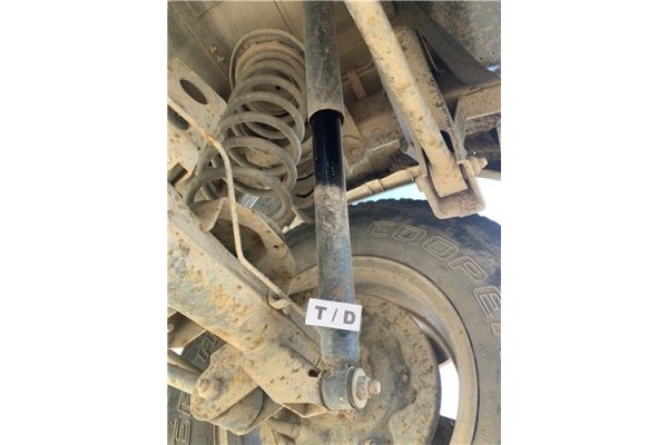 Recambio de amortiguador trasero derecho para nissan terrano ii (r20) 2.7 td 4wd referencia OEM IAM 562100X801  