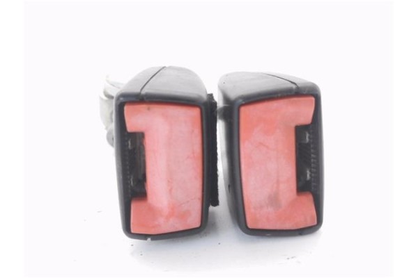 Recambio de anclaje cinturon trasero izquierdo para seat leon (1p1) 1.6 tdi referencia OEM IAM 1K0857739M  