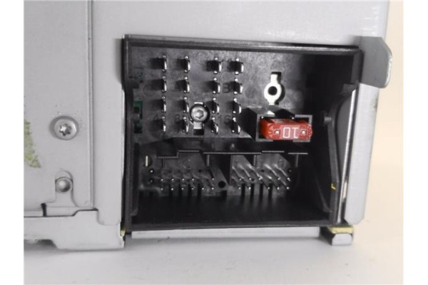 Recambio de autoradio para seat leon (1p1) 1.6 tdi referencia OEM IAM 5P0035186B 8,15764E+12 