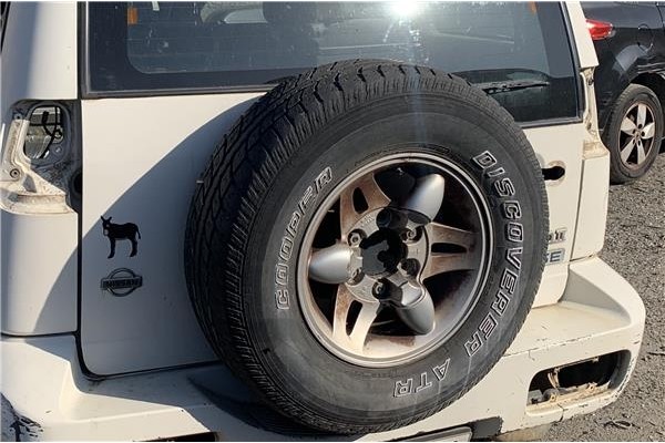 Recambio de porta rueda para nissan terrano ii (r20) 2.7 td 4wd referencia OEM IAM 572141F200 572141F200 