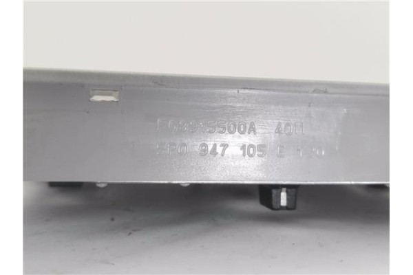 Recambio de luz delantero central techo para seat leon (1p1) 1.6 tdi referencia OEM IAM 5P0947105E  