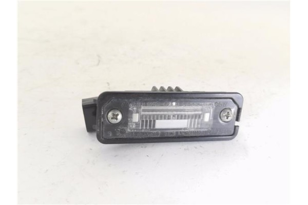 Recambio de piloto matricula para volkswagen golf v (1k1) 1.9 tdi referencia OEM IAM 3D0943021A  