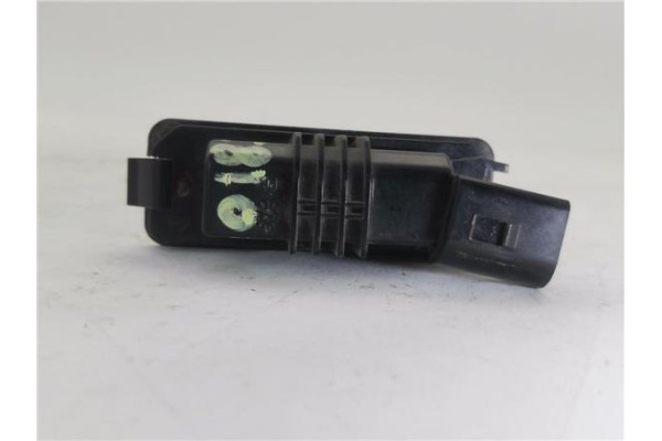 Recambio de piloto matricula para volkswagen golf v (1k1) 1.9 tdi referencia OEM IAM 3D0943021A  