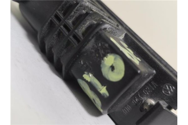 Recambio de piloto matricula para volkswagen golf v (1k1) 1.9 tdi referencia OEM IAM 3D0943021A  