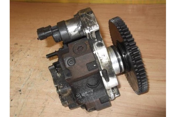 Recambio de bomba inyectora para renault master ii furgón (fd) 2.5 dci 120 referencia OEM IAM 8200041766 0445010033 