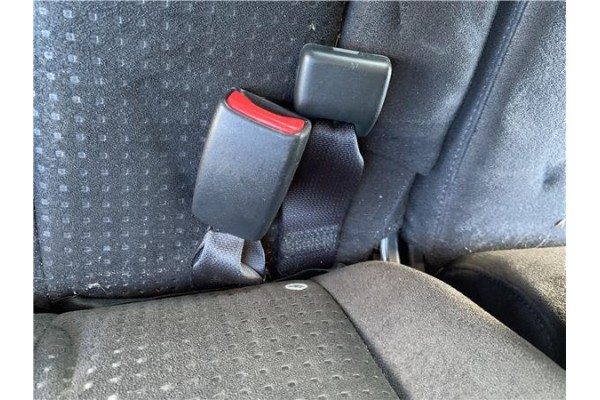 Recambio de anclaje cinturon trasero izquierdo para nissan murano (z50) 3.5 referencia OEM IAM 88843CA002  