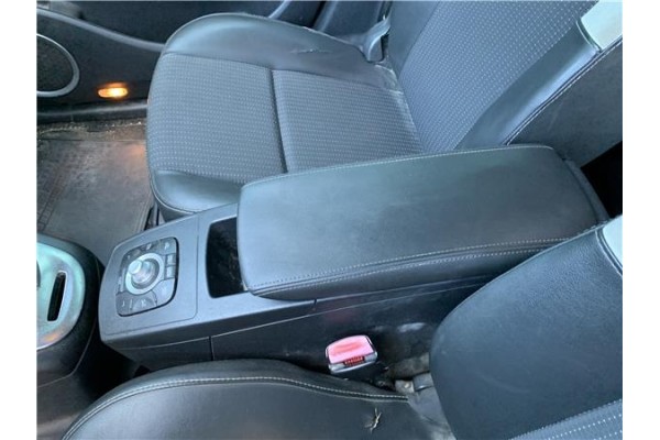Recambio de consola para renault grand scénic iii (jz0/1_) 1.5 dci referencia OEM IAM 969100026R  
