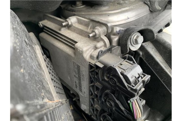 Recambio de centralita para renault clio iv 1.5 business referencia OEM IAM 237102748R 237102747R 