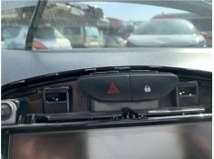 Recambio de interruptor luces emergencia para renault clio iv 1.5 business referencia OEM IAM 252907372R  