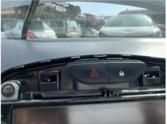 Recambio de interruptor luces emergencia para renault clio iv 1.5 business referencia OEM IAM 252907372R  