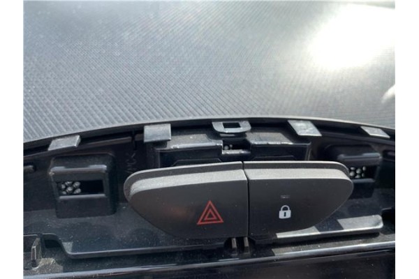 Recambio de interruptor luces emergencia para renault clio iv 1.5 business referencia OEM IAM 252907372R  