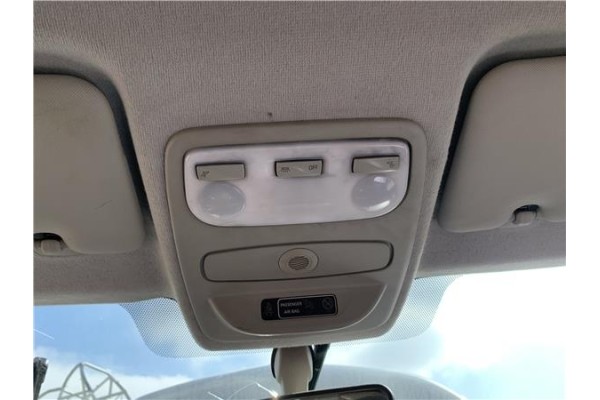 Recambio de luz delantero central techo para renault clio iv 1.5 business referencia OEM IAM 264305143R  