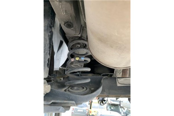 Recambio de muelle amortiguacion para renault clio iv 1.5 business referencia OEM IAM 550203509R 550202258R 