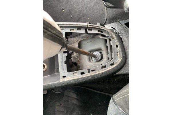 Recambio de palanca de cambio para renault clio iv 1.5 business referencia OEM IAM 341015181R  
