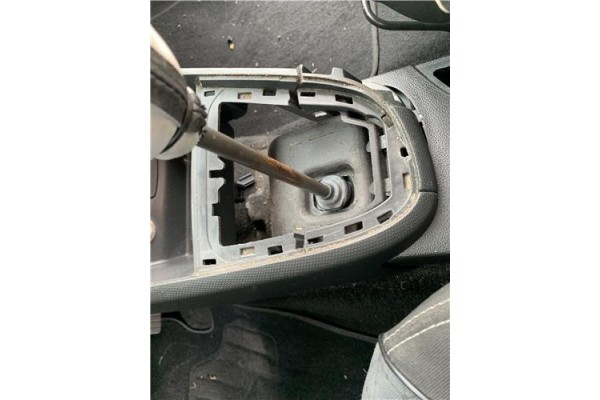 Recambio de palanca de cambio para renault clio iv 1.5 business referencia OEM IAM 341015181R  