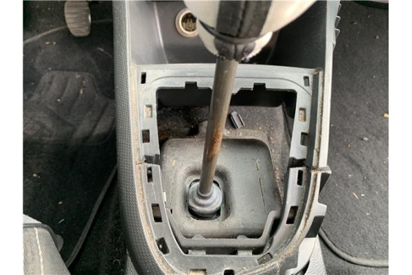 Recambio de palanca de cambio para renault clio iv 1.5 business referencia OEM IAM 341015181R  