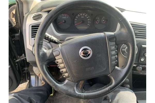 Recambio de volante para ssangyong kyron 2.0 200 xdi referencia OEM IAM 4610009161LAM  