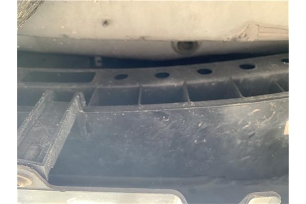 Recambio de refuerzo paragolpes trasero para renault clio iv 1.5 business referencia OEM IAM 756101642R 756102553R 