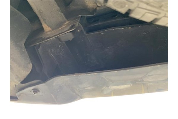 Recambio de refuerzo paragolpes trasero para renault clio iv 1.5 business referencia OEM IAM 756101642R 756102553R 