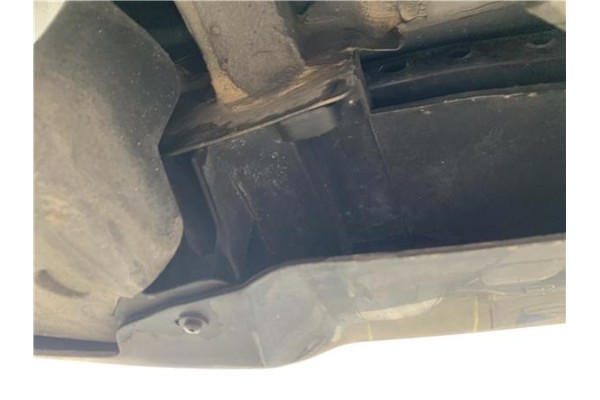 Recambio de refuerzo paragolpes trasero para renault clio iv 1.5 business referencia OEM IAM 756101642R 756102553R 