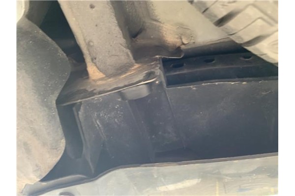 Recambio de refuerzo paragolpes trasero para renault clio iv 1.5 business referencia OEM IAM 756101642R 756102553R 