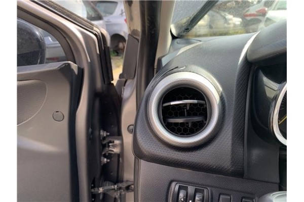 Recambio de rejilla entrada de aire para renault clio iv 1.5 business referencia OEM IAM 687606325R  