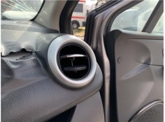 Recambio de rejilla entrada de aire para renault clio iv 1.5 business referencia OEM IAM 687601310R  