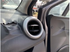 Recambio de rejilla entrada de aire para renault clio iv 1.5 business referencia OEM IAM 687601310R  